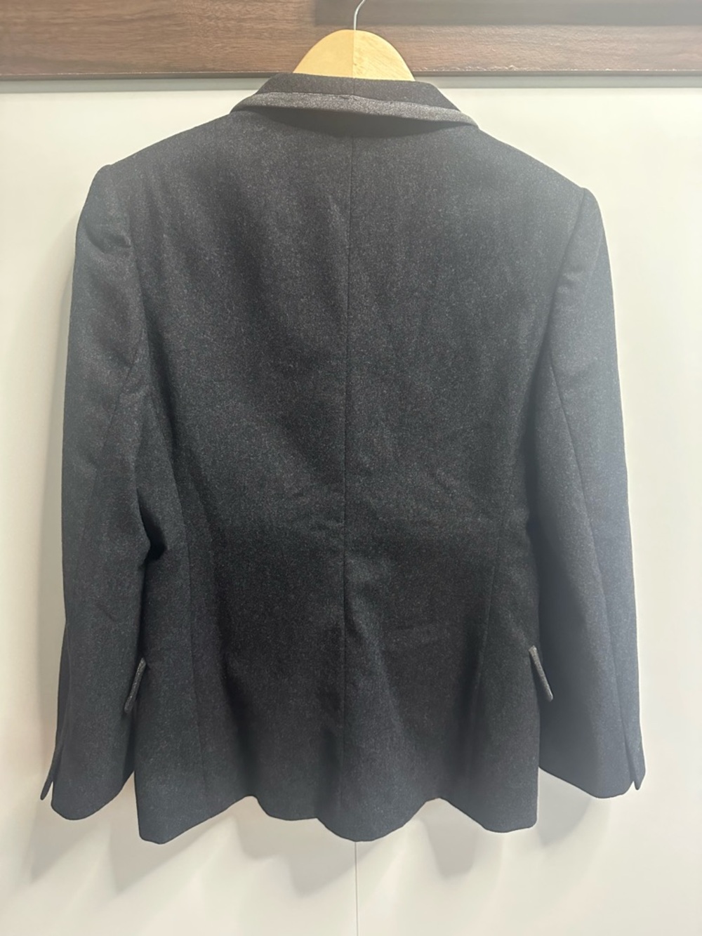 PER TE BY KRIZIA Charcoal Gray Blazer with Light Gray Piping - Picture 5 of 7